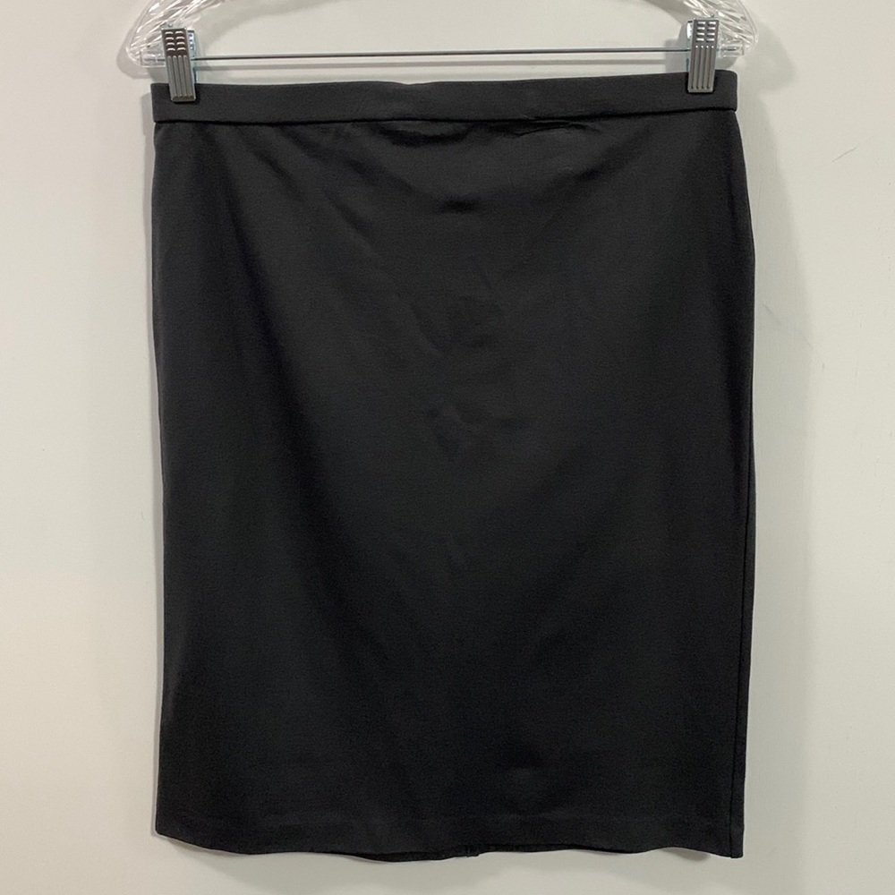 Natori pencil skirt, Size Medium, very good condition